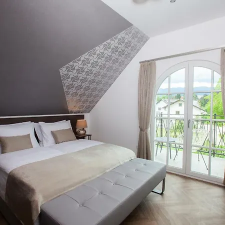 Design & Wine Special *