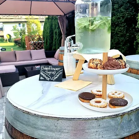 Design & Wine Special