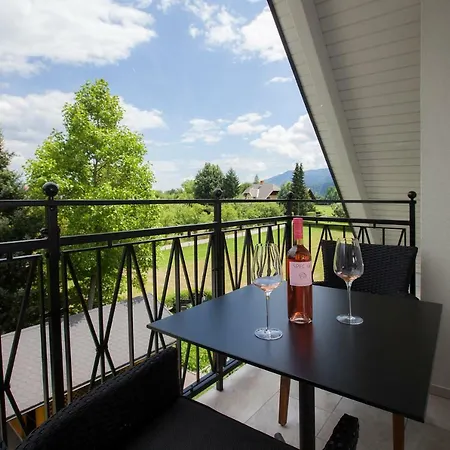 Design & Wine Special