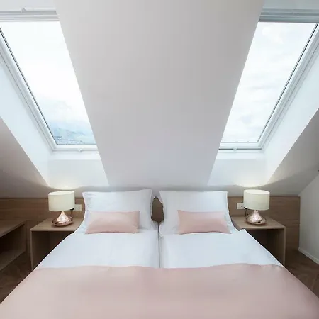 Apartment Design & Wine Special Bled