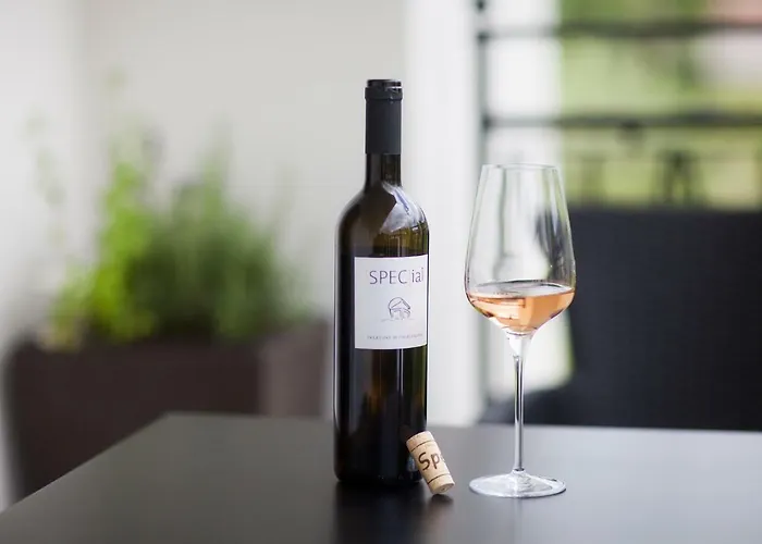 Design & Wine Special