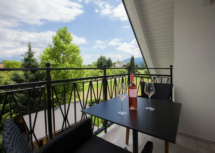 Design & Wine Special