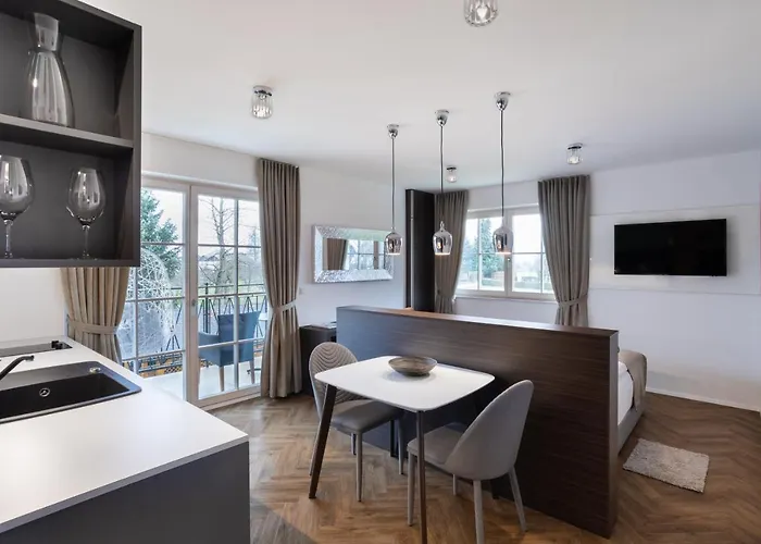 Design & Wine Special *